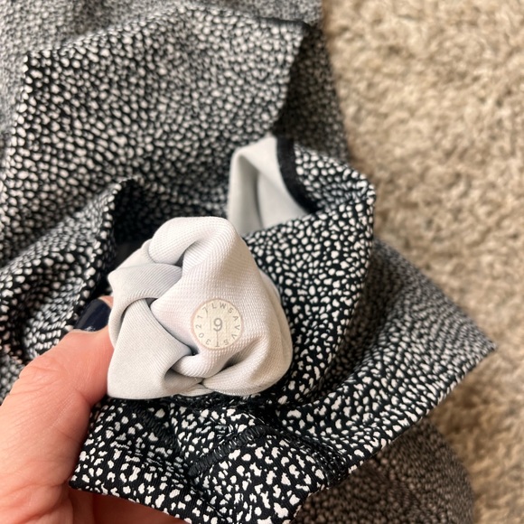 Lululemon Wunder Under High Rise Legging - Picture 2 of 3